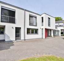 Haus zum Kaufen in Krefeld 1.100.000,00 € 248.63 m²