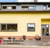 Haus zum Kaufen in Schüller 389.000,00 € 254 m²