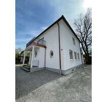 Haus zum Mieten in Augsburg 3.660,00 € 244 m²