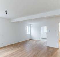 Wohnung zum Mieten in Hattersheim 1.980,00 € 180.71 m²