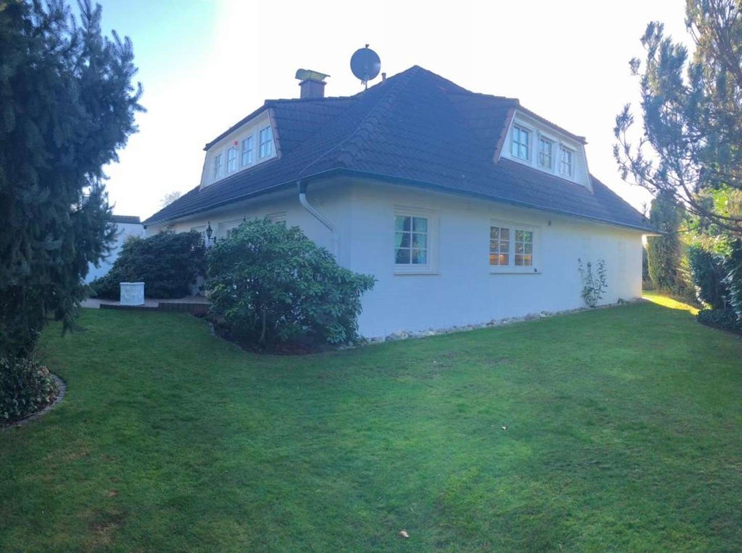 Haus zum Mieten in Heusenstamm 3.300,00 € 240 m²