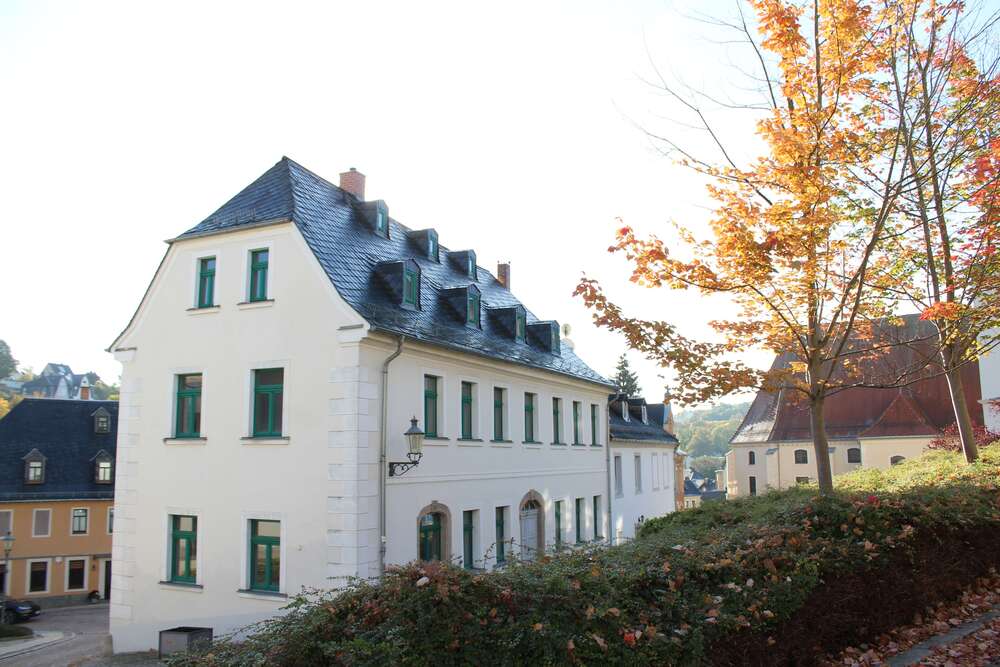 Haus zum Mieten in Reichenbach 1.900,00 € 311.48 m²