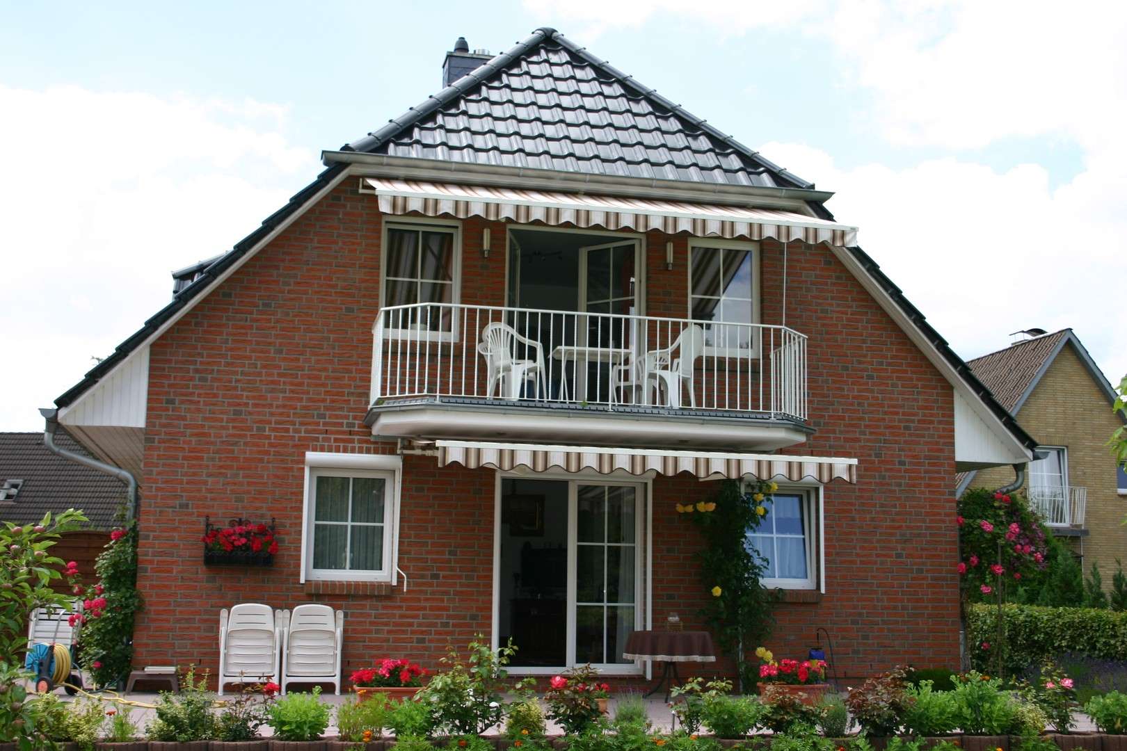 Haus zum Mieten in Norderstedt 7.500,00 € 302 m²