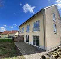 Haus zum Mieten in Jettenbach 1.650,00 € 208 m²