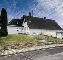 Haus zum Kaufen in Hirzenhain 360.000,00 € 396.27 m²
