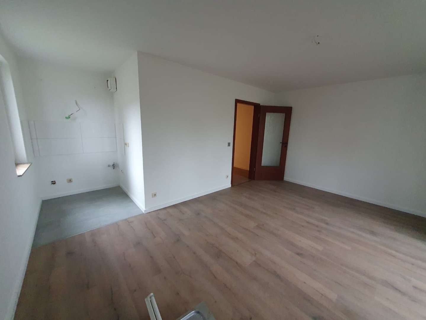 Wohnung zum Mieten in Düsseldorf 370,00 € 23.29 m²