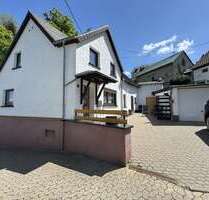 Haus zum Kaufen in Langenfeld 69.000,00 € 114.64 m²