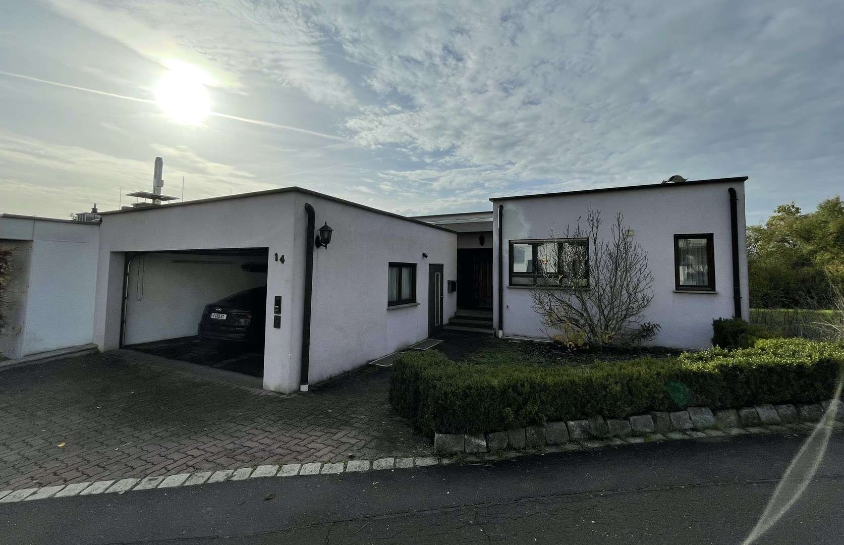 Haus zum Mieten in Veitshöchheim 1.990,00 € 196 m²
