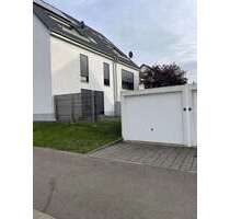 Haus zum Mieten in Morlautern 2.450,00 € 250 m²