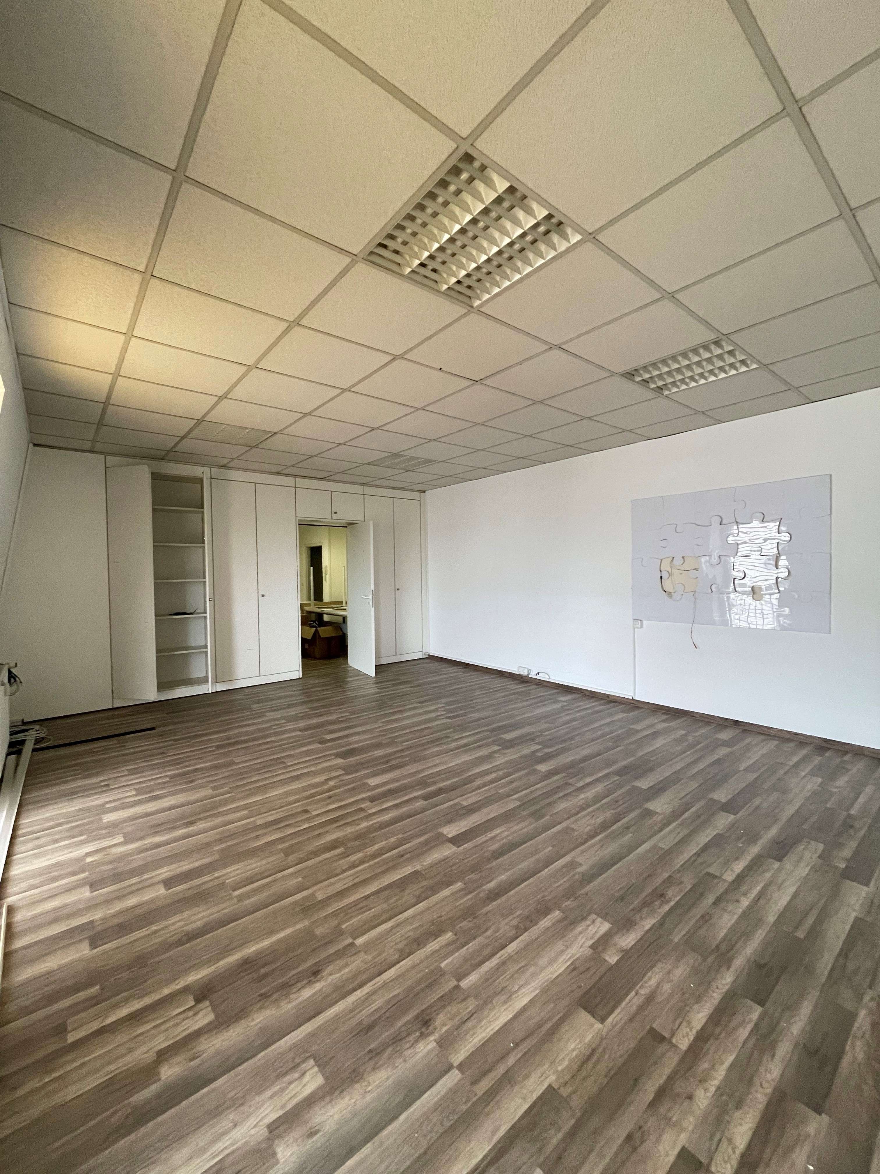 Büro in Wiesbaden 570,71 € 81.53 m²
