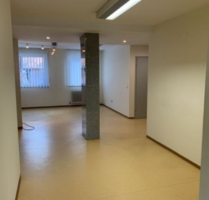 Büro in Neustadt a d Aisch 930,00 € 98.2 m²