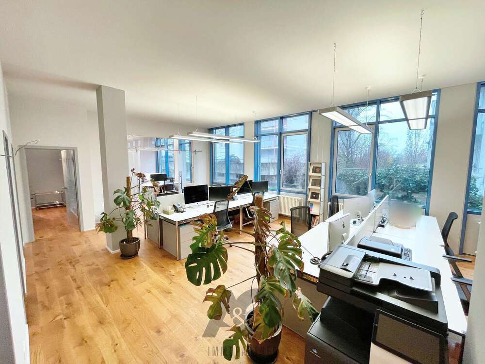 Büro in Karlsruhe-Neureut 1.070,00 € 130 m²