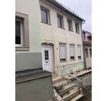 Haus zum Kaufen in Hohenstein-Ernstthal 29.000,00 € 143 m²