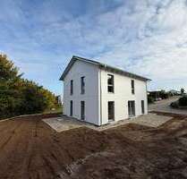 Haus zum Mieten in Oedheim 2.300,00 € 155 m²