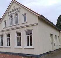 Haus zum Kaufen in Varel , Jadebusen 385.000,00 € 237.26 m²