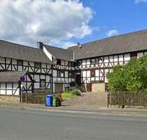 Haus zum Kaufen in Staufenberg 250.000,00 € 186.3 m²