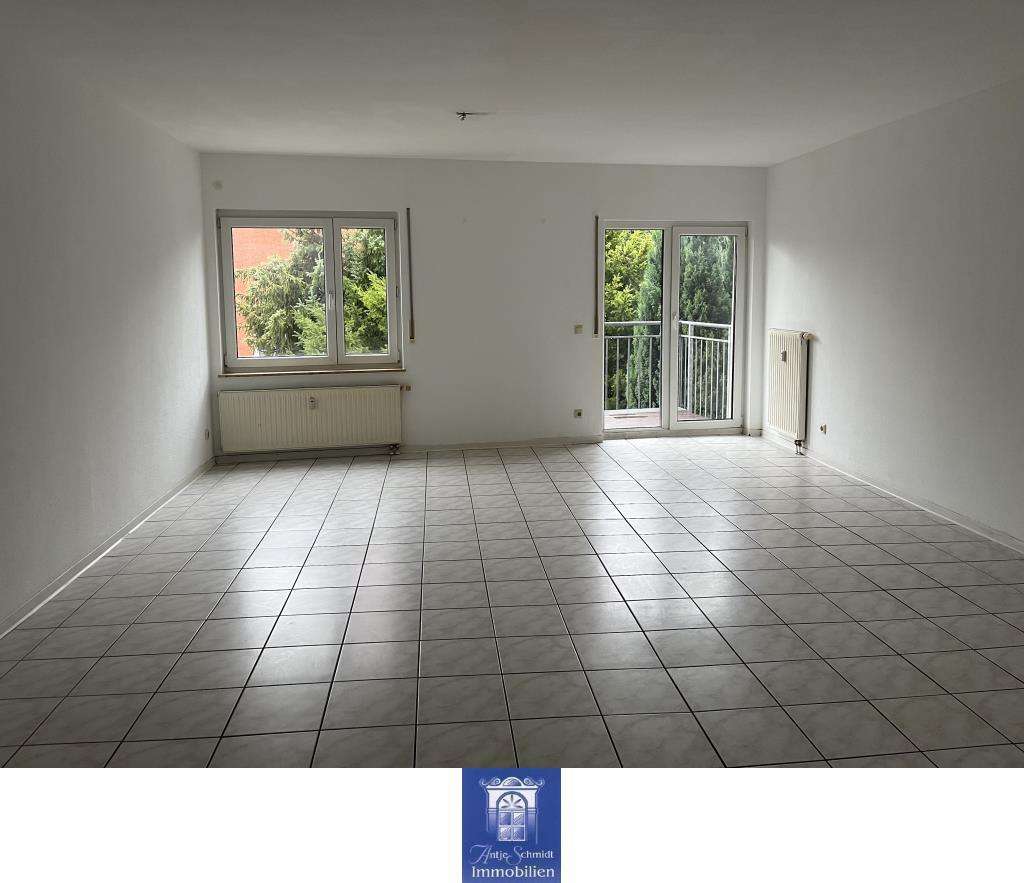 Wohnung zum Mieten in Radeberg 335,00 € 44.96 m²