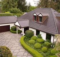Haus zum Kaufen in Krefeld 1.300.000,00 € 244 m²