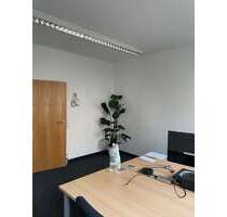 Büro in Köln 700,00 € 30 m² - 700,00&nbsp;EUR Kaltmiete, ca.&nbsp; 30,00&nbsp;m&sup2; in Köln (PLZ: 50672)