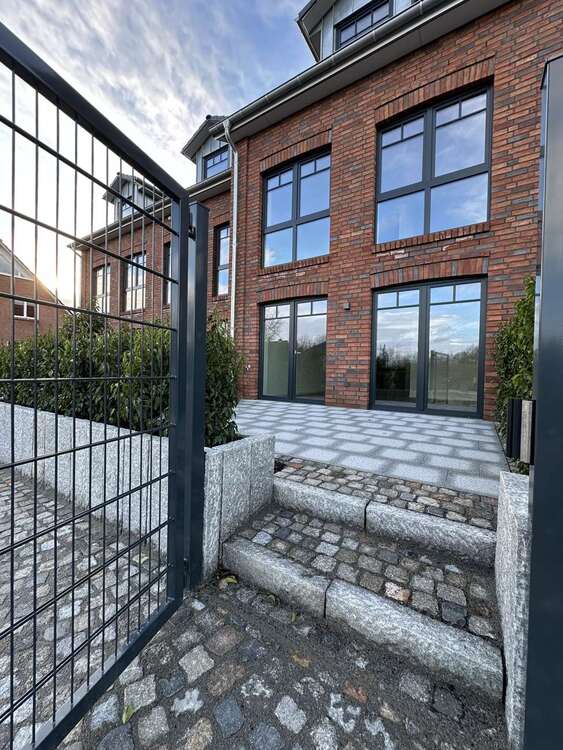 Haus zum Mieten in Lüneburg 1.640,00 € 119.32 m²