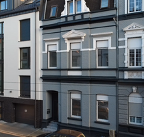 Haus zum Kaufen in Krefeld 570.000,00 € 303 m²