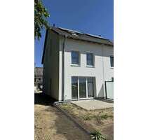 Haus zum Mieten in Rosengarten-Eckel 2.168,00 € 141.2 m²