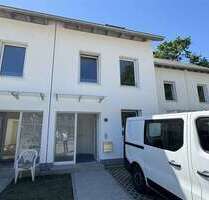Haus zum Mieten in Rosengarten-Eckel 2.068,00 € 141.2 m²