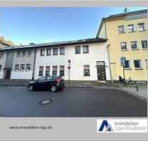 Haus zum Kaufen in Krefeld 260.000,00 € 206 m²