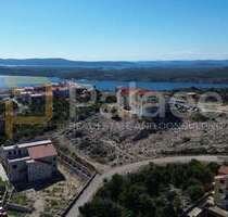 Grundstück zu verkaufen in Šibenik 100.000,00 € 556 m²