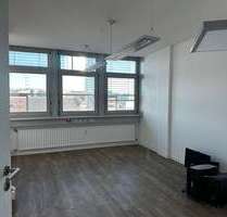 Büro in Köln 950,00 € 30 m² - 950,00&nbsp;EUR Kaltmiete, ca.&nbsp; 30,00&nbsp;m&sup2; in Köln (PLZ: 50670)