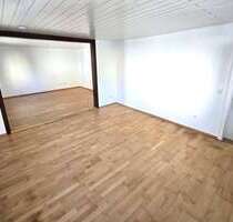 Haus zum Mieten in Alteglofsheim 1.200,00 € 184 m²