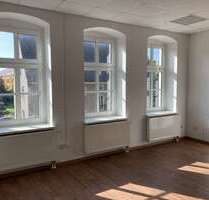 Büro in Reichenbach 607,00 € 121.33 m²