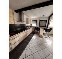 Haus zum Kaufen in Kraichtal 300.000,00 € 360 m²