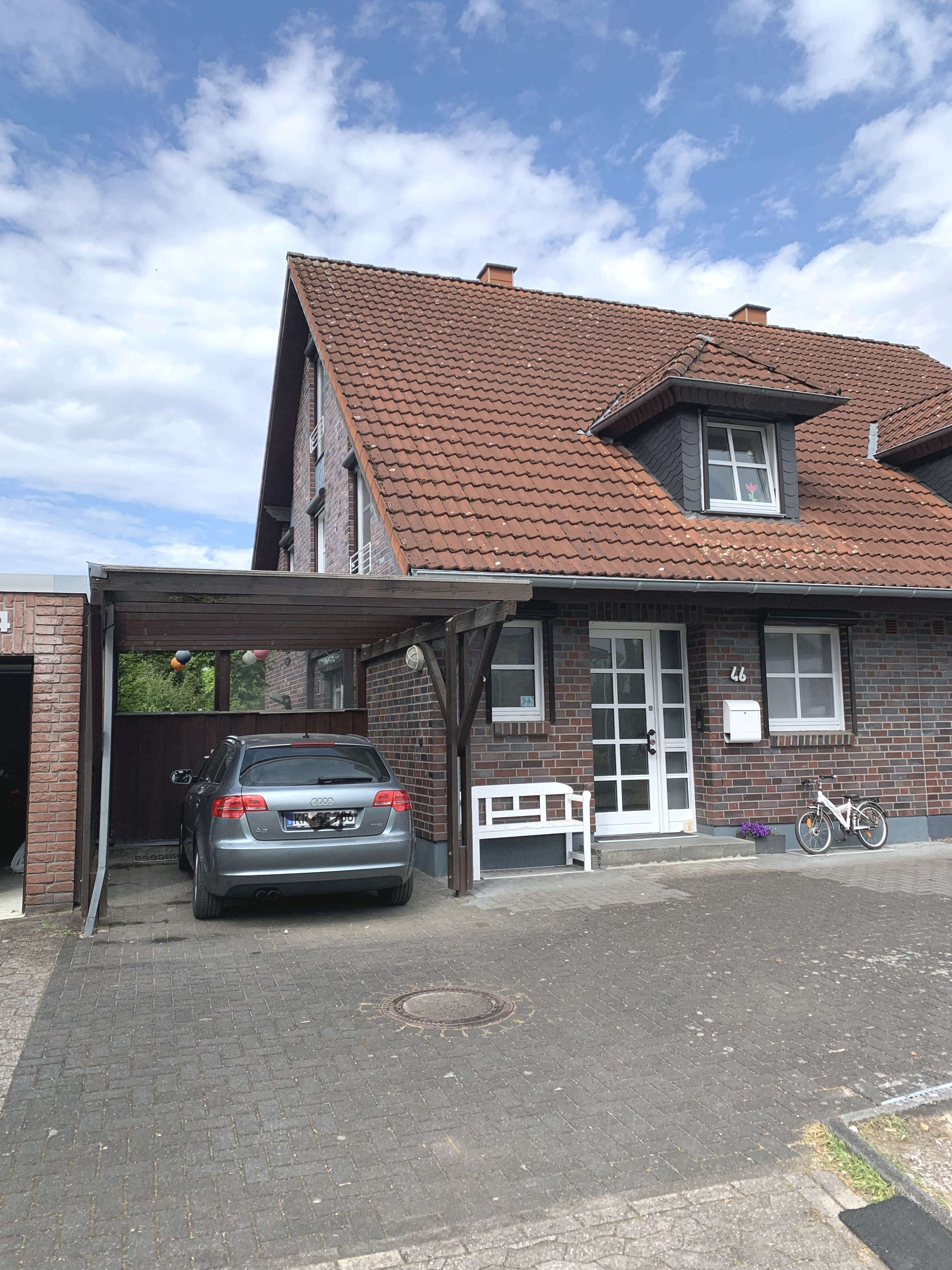 Haus zum Mieten in Krefeld 1.700,00 € 125 m²