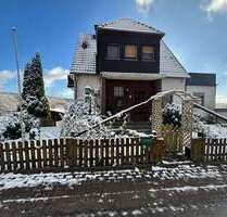 Haus zum Kaufen in Holzminden Neuhaus 49.000,00 € 128 m²