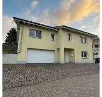 Haus zum Mieten in Potzbach 2.600,00 € 276 m²
