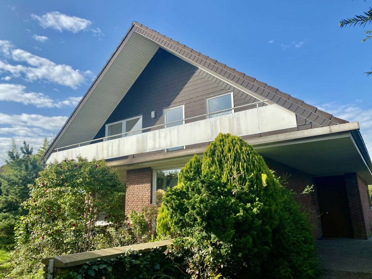 Haus zum Mieten in Krefeld 1.490,00 € 194.77 m²