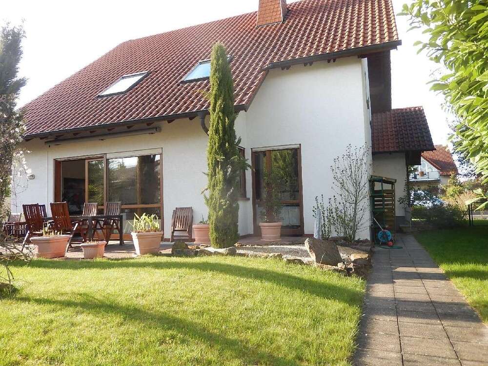 Haus zum Mieten in Bornheim 2.250,00 € 230 m²