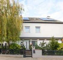 Haus zum Kaufen in Dreieich Götzenhain 1.450.000,00 € 378 m² - Dreieich / Götzenhain