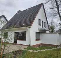 Haus zum Mieten in Ahrensburg 1.350,00 € 100 m²