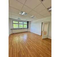 Büro in Berlin 616,00 € 44 m² - 616,00 EUR Kaltmiete, ca.  44,00 m² in Berlin (PLZ: 13088)