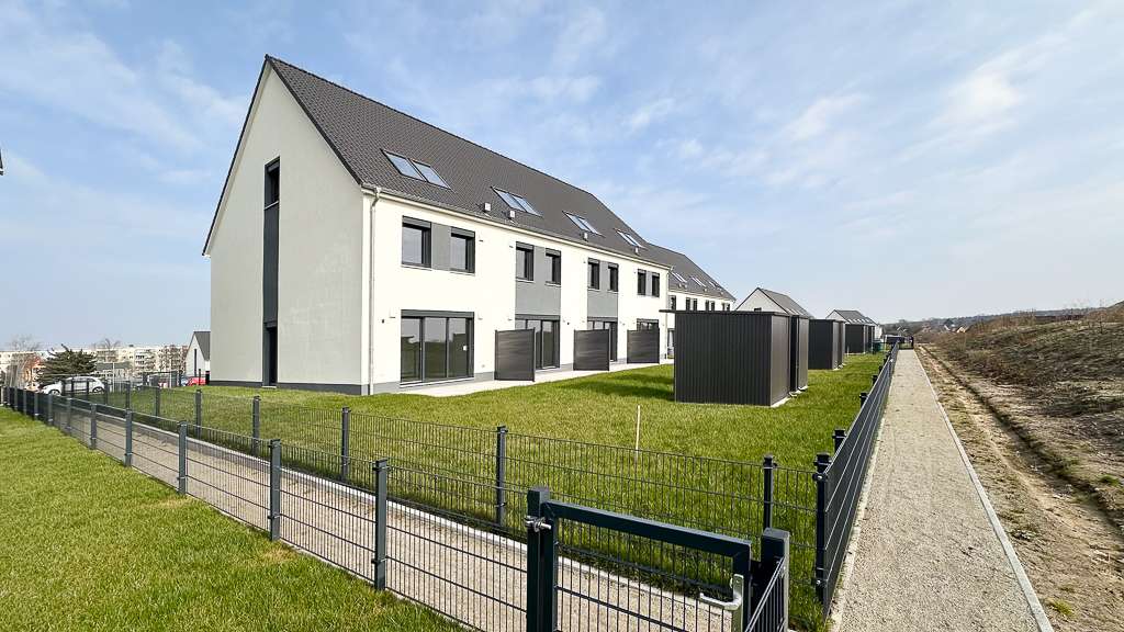 Haus zum Mieten in Rüdersdorf bei Berlin 1.431,00 € 146.34 m²