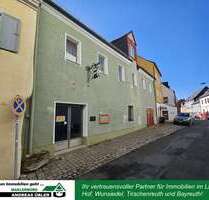 Haus zum Kaufen in Wunsiedel 85.000,00 € 144 m²