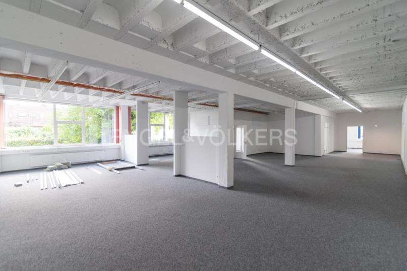 Büro in Wiesbaden 2.500,00 € 417 m²