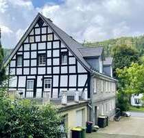 Haus zum Kaufen in Lennestadt Bonzel 299.000,00 € 337 m² - Lennestadt / Bonzel