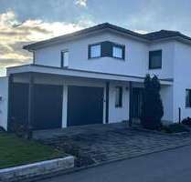 Haus zum Mieten in Oggelshausen 1.680,00 € 121 m²