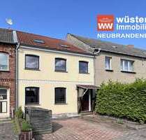 Haus zum Kaufen in Stavenhagen 125.000,00 € 146 m²