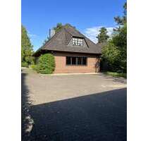 Haus zum Mieten in Rellingen 2.300,00 € 202 m²