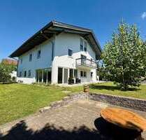 Haus zum Kaufen in Grabenstätt 1.250.000,00 € 300 m²