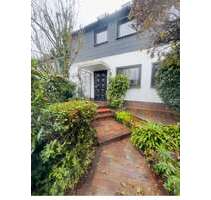 Haus zum Mieten in Eschborn 2.500,00 € 120.4 m²